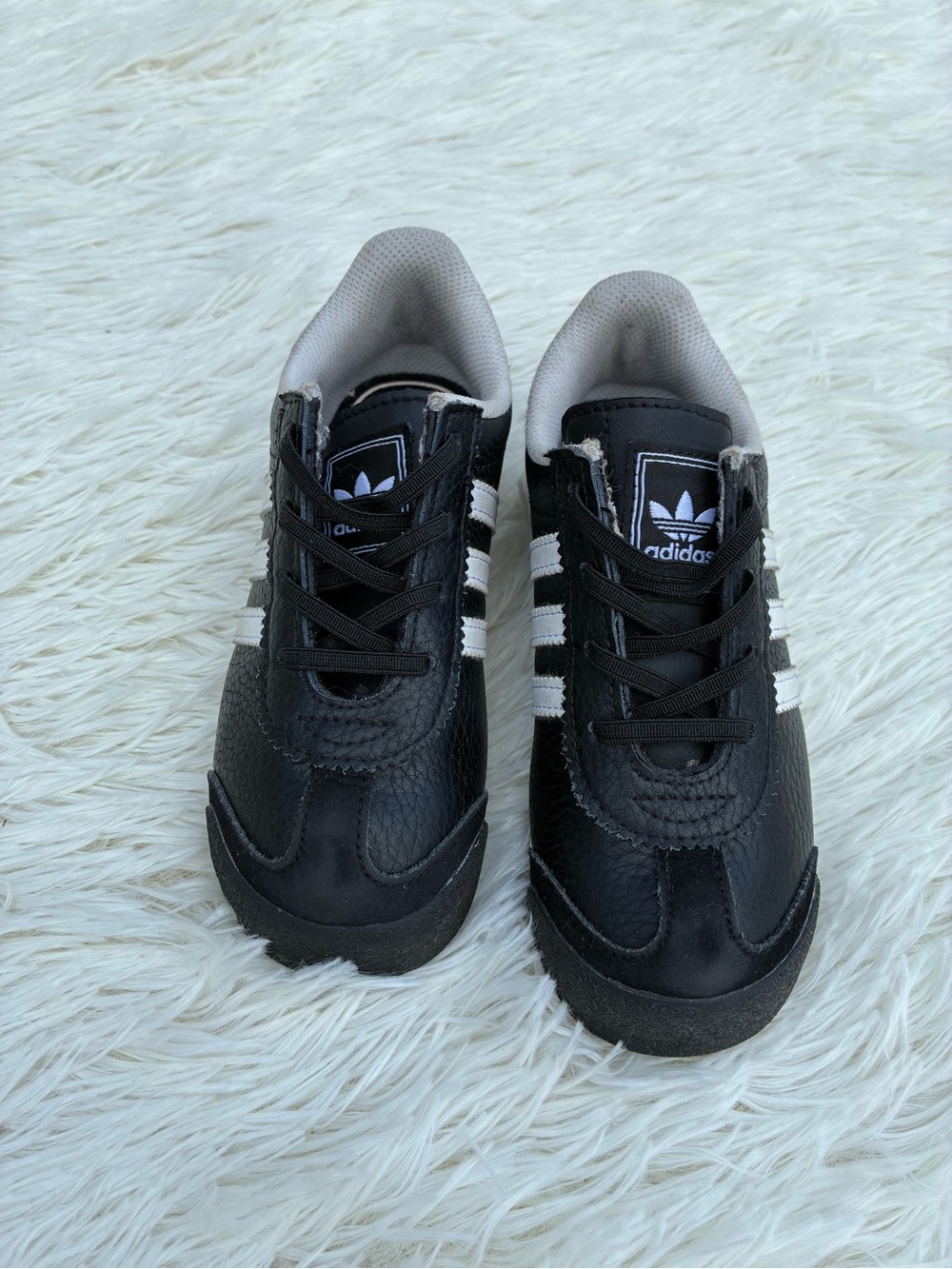 adidas Kids Black and White Classic Low-Top Sneakers, size 10k